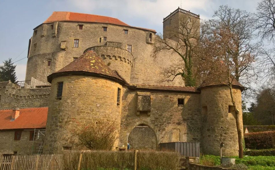 Burg Guttenberg, Germany